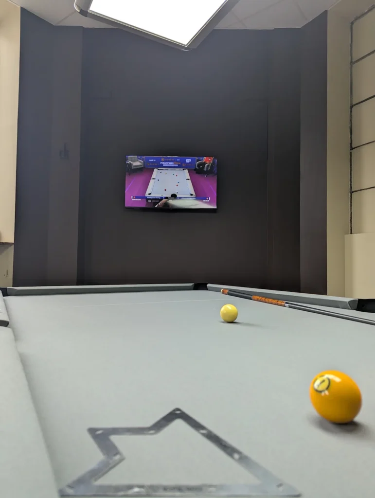 Billard sur écran de télévision.